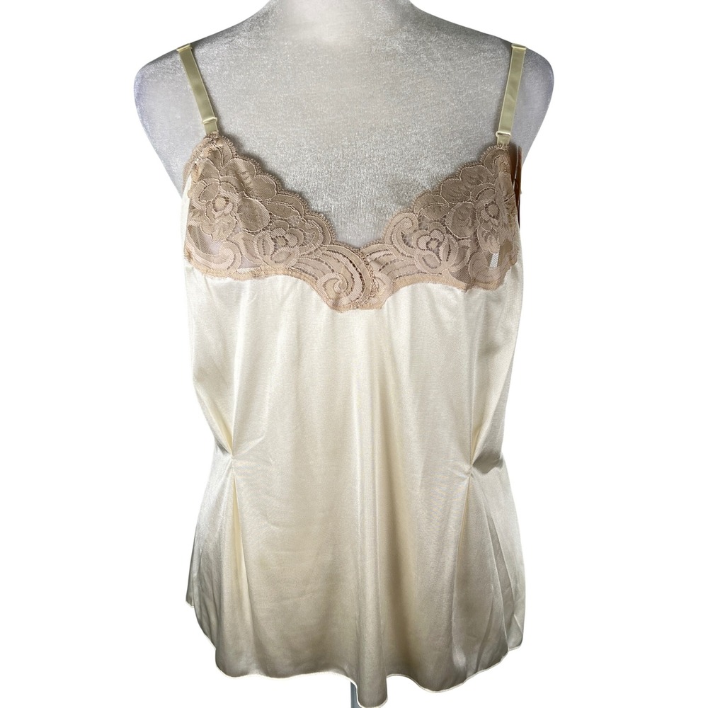 Vanity Fair Vintage Lace Trim Camisole Top‎ Cream Glow Antron III Nylon 34 NWT